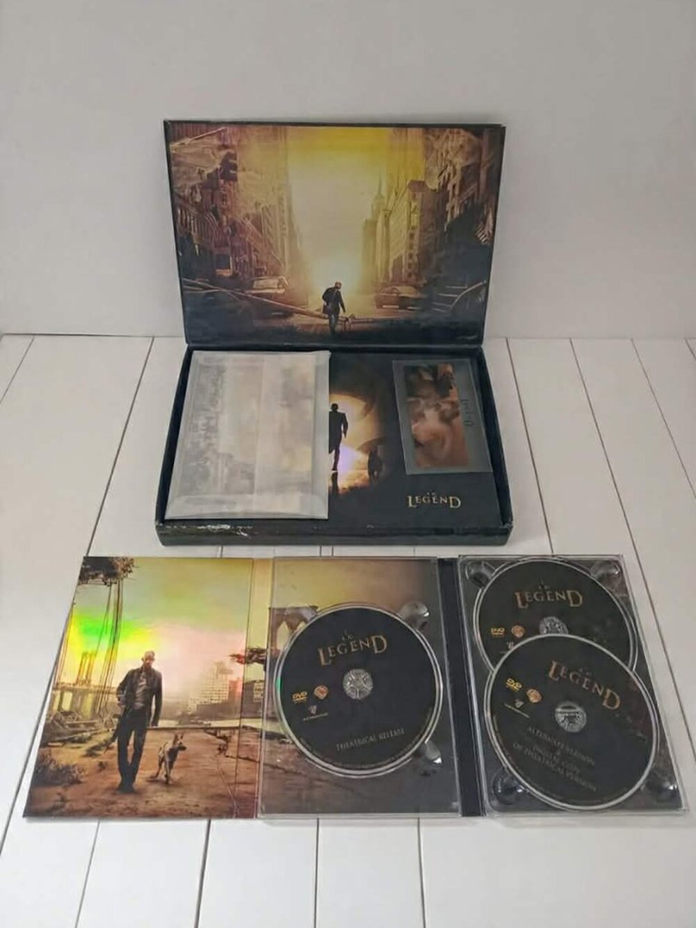 I Am Legend Ultimate Collector's Edition (DVD Set, 3-Disc Set ) Complete